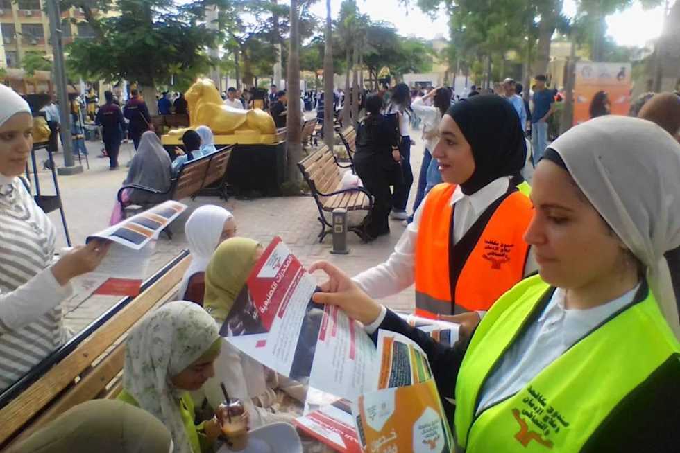 «بيوت التطوع» بالجامعات تستقبل الطلاب للتوعية بخطورة تعاطى المخدرات