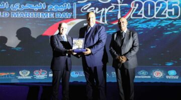 اليوم البحرى العالمي.. تتويج محمد مصيلحي بجائزة التميز في دعم وتطوير الصناعة (صور)