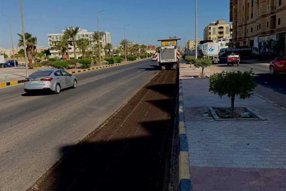 لتحويله لـ6 حارات مرورية.. بدء تطوير شارع الحجاز بالغردقة في البحر الأحمر