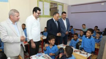 احتفالاً بالعيد القومي.. محافظ الشرقية يفتتح مدرستين بمركز أبوحماد