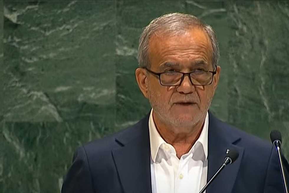 الرئيس الإيراني: طهران لن تسعى لتصنيع أسلحة نووية ولن تسعى لامتلاكها أبدا