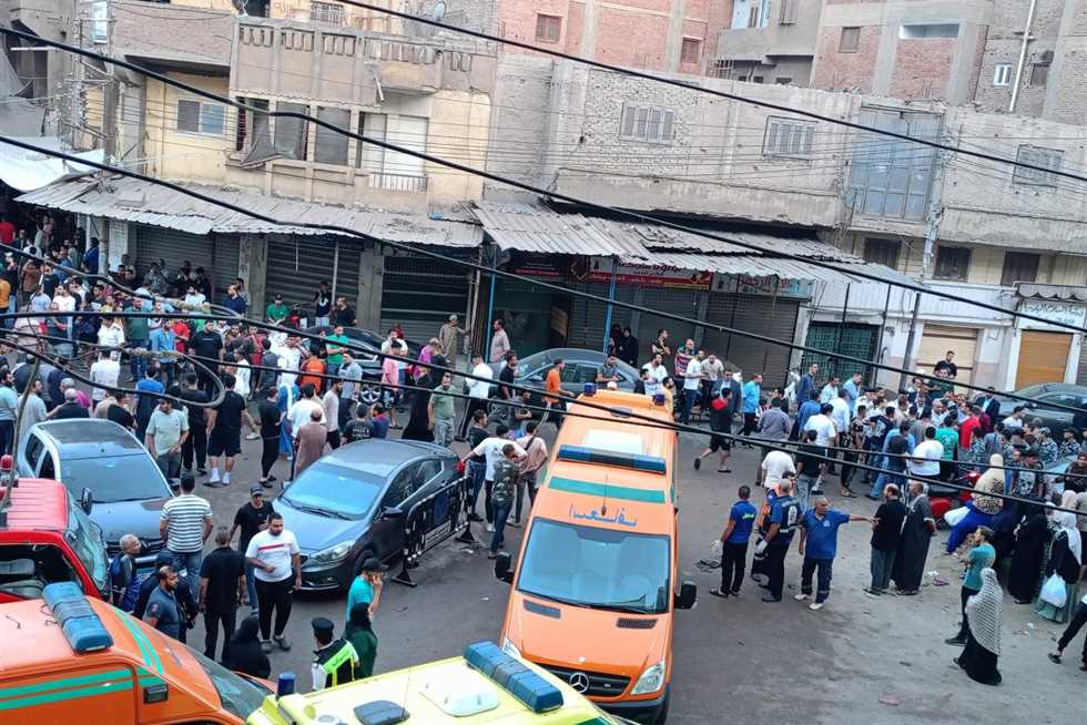مدير أمن الغربية ونائب المحافظ يتفقدان موقع حريق مصنع ملابس بالمحلة