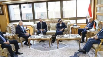 وفد من «حقوق الإسكندرية» يهنئ رئيسي مجلس القضاء الأعلى ومجلس الدولة بمنصبيهما (صور)