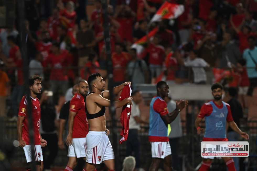 «أحسن من أبو 200 مليون جنيه».. رضا عبدالعال يتغزل بنجم الأهلي بعد الفوز على الزمالك