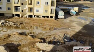 المياه الجوفية تحاصر عمارات الجوهرة بالغردقة.. والأهالي يصرخون: منازلنا مهددة بالسقوط