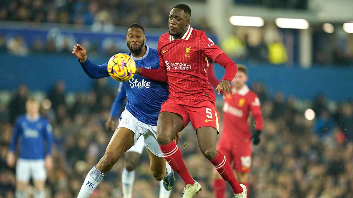 بث مباشر مشاهدة مباراة ليفربول وإيفرتون يلا شوت في الدوري الإنجليزي