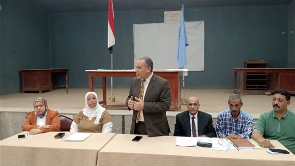"تعليم أسيوط" يناقش الاستعدادات النهائية للمعرض السنوى وتنفيذ المبادرات التنموية