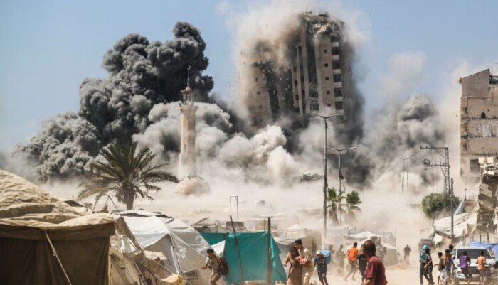 آخر تطورات الوضع في غزة.. الاحتلال ينسف الأبراج والجثث تملأ الشوارع