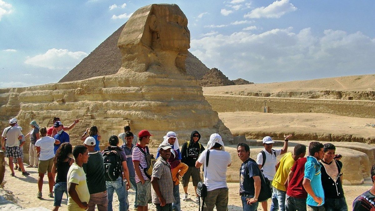 أعداد السائحين بمصر تنمو 22% خلال أول 7 أشهر من 2025