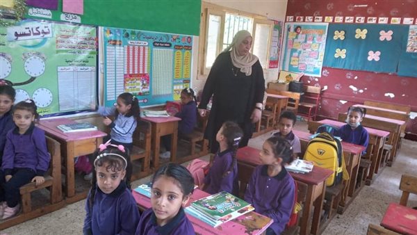 أولياء أمور مصر يفعل مبادرة صورة فرحة أول يوم دراسة