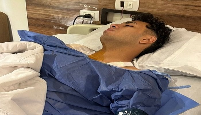 أيمن أمير مهاجم زمالك 2005 يجري جراحة ناجحة بالكتف