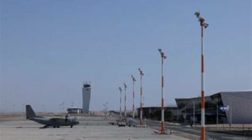 إعلام عبري: إغلاق المجال الجوي بمحيط مطار رامون بعد اشتباه في تسلّل مسيّرة