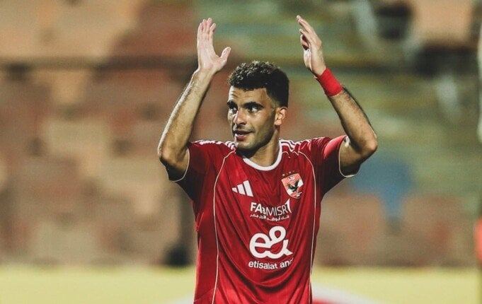 إمام عاشور وزيزو يغيبان عن الأهلي أمام سيراميكا كليوباترا