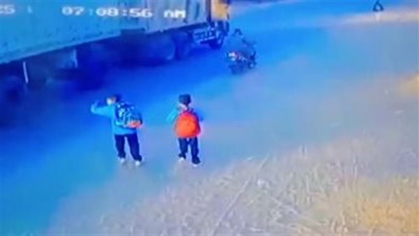 استغاثة أهالي "الخطاطبة" لعمل مطبات صناعية أمام المدارس بعد إصابة طفل بحادث