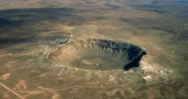 اكتشاف دليل على اصطدام جسم فضائي ضخم بمنطقة ساحلية ببريطانيا قبل 43 مليون سنة