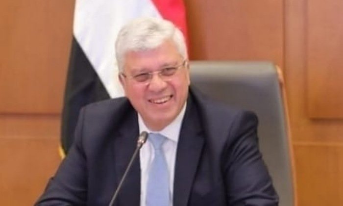 «التعليم العالي» تعلن شروط التقديم على منح دراسية للطلاب المتفوقين
