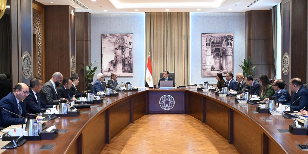 الحكومة تكثف الإجراءات لتنفيذ منظومة «مرور بلا أوراق» للمواطنين