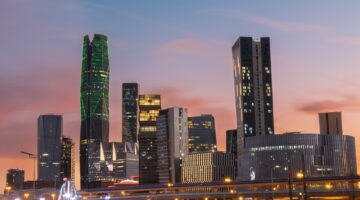 الشركات السعودية مرتفعة المديونية تتصدر المستفيدين من خفض الفائدة
