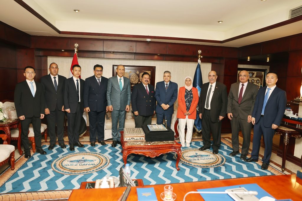 الفريق أسامة ربيع يبحث شراكة ثلاثية مع كندا والصين لإقامة مركز لوجيستي عالمي للأمن الغذائي في بورفؤاد