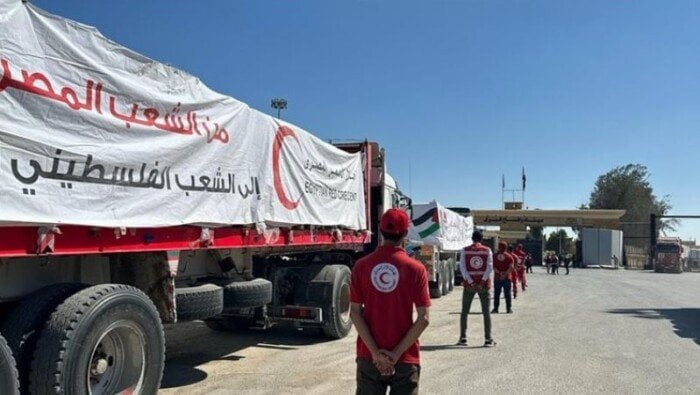 بدء تحرك شاحنات القافلة الـ32 من المساعدات الإنسانية من مصر إلى غزة