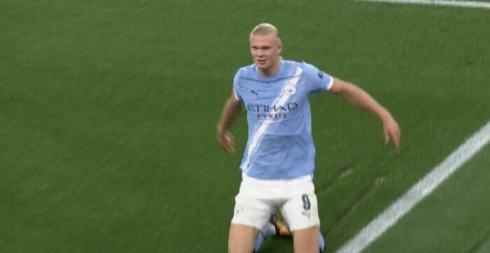 برأسية «هالاند».. مانشستر سيتي يتقدم بالهدف الأول أمام نابولي في دوري أبطال أوروبا «فيديو»