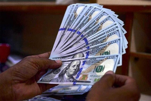 بعد تخفيض الفائدة.. سعر الدولار يتوقف في بنكي مصر والأهلي اليوم عند 48.53 جنيه