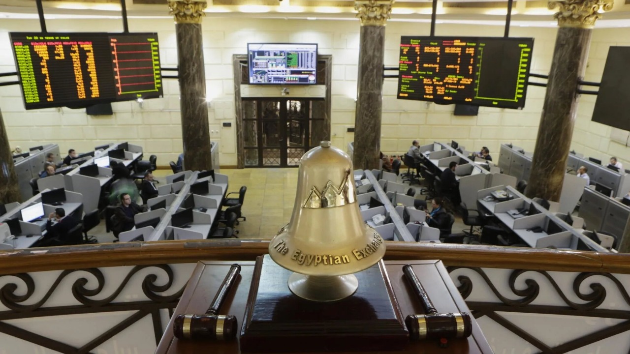 بورصة مصر تفاوض شركات عالمية لإدخال نظام تداول جديد للمشتقات المالية.. الحكومة تثبت أسعار بيع الكهرباء منعًا لضغوط تضخمية جديدة