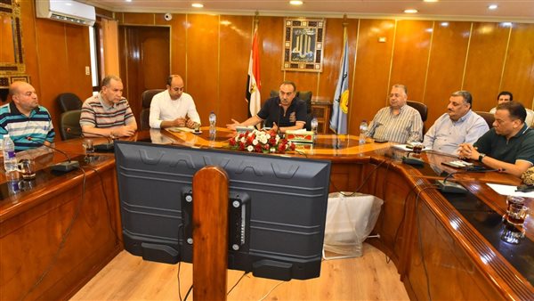 تتبناه أسيوط.. تشكيل فرق إنتاجية من الطلاب والمعلمين داخل المدارس الفنية