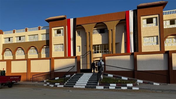 تسليم أول مدرسة تجريبي ودفع العمل بالمشروعات السكنية بأكتوبر الجديدة