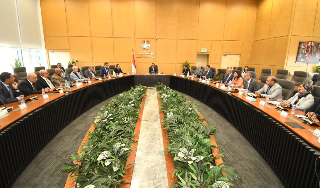 تفاصيل لقاء وزير الإسكان بعدد من كبار المطورين العقاريين