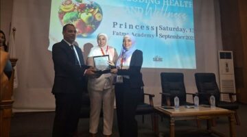 تكريم عدد من الأساتذة بـ"صيدلة حلوان" خلال مؤتمر "Decoding Health and Wellness"