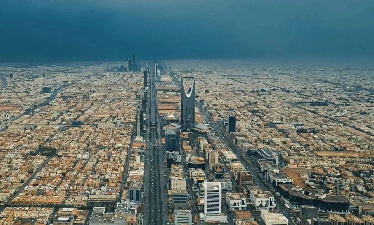 توقعات بتسارع نمو الاقتصاد السعودي وتبني الحكومة سياسة إنفاق أكثر تحفظًا