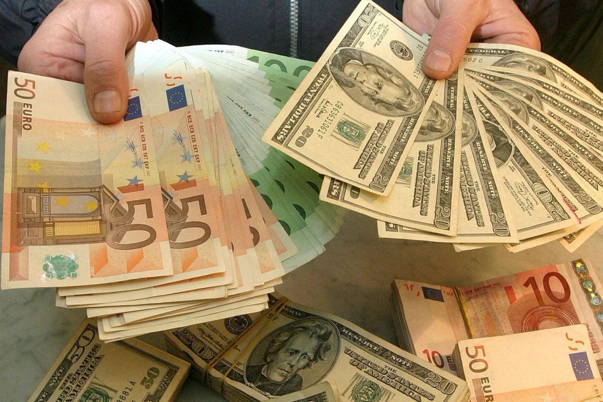 توقعات خفض الفائدة الأمريكية تدفع اليورو لأعلى مستوياته في 4 سنوات