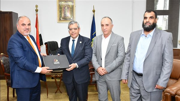 جامعة قناة السويس تبحث سبل التعاون مع الأكاديمية الليبية الدراسات العليا