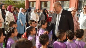 جولات ميدانية وتحية العلم في أول أيام العام الدراسي الجديد ببورسعيد