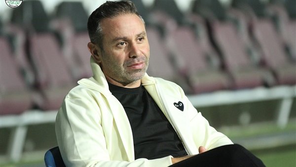 حازم إمام : " فيه مشكلة في الأهلي "
