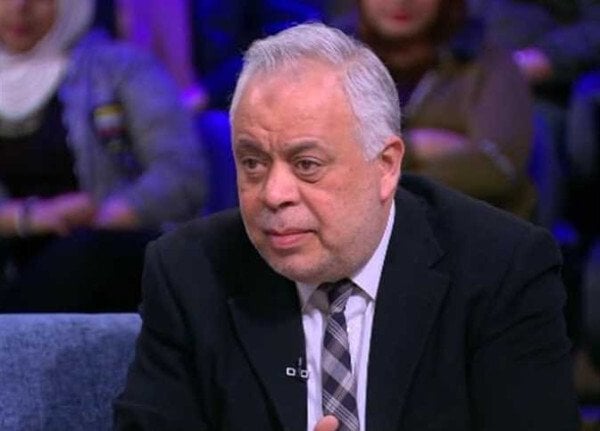 حقيقة استقالة أشرف زكي من «المهن التمثيلية» بسبب مجلس الشيوخ