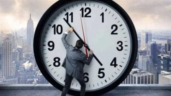 خطوات تغيير الساعة في الهواتف المحمولة لضبطها على التوقيت الشتوي 2025