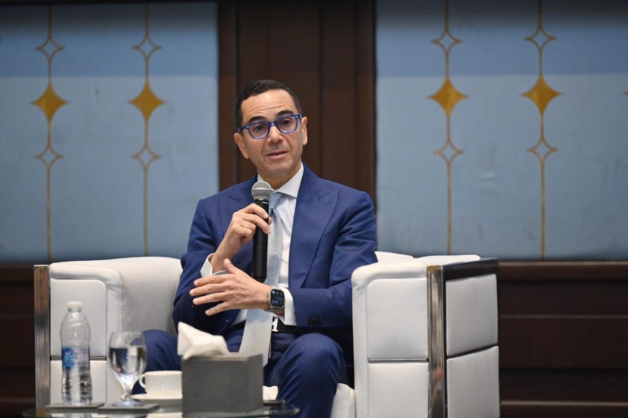 خلال لقائه مع مؤسسة شفيق جبر.. وزير الاستثمار: تعزيز تنافسية الاقتصاد المصري يساعد في جذب الاستثمارات