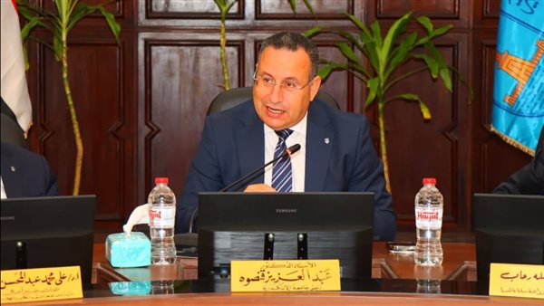 رئيس جامعة الإسكندرية يوجه بتهيئة بيئة جامعية متكاملة وتعزيز الأنشطة الطلابية