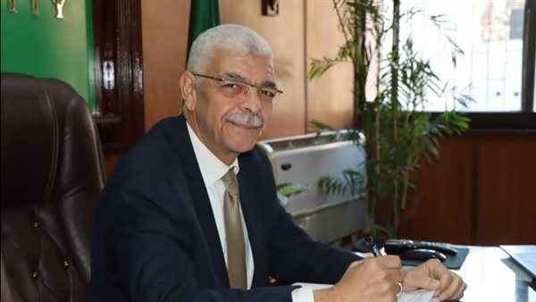 رئيس جامعة المنوفية يعقد لجنتي المكتبة المركزية والمكتبات "أون لاين"