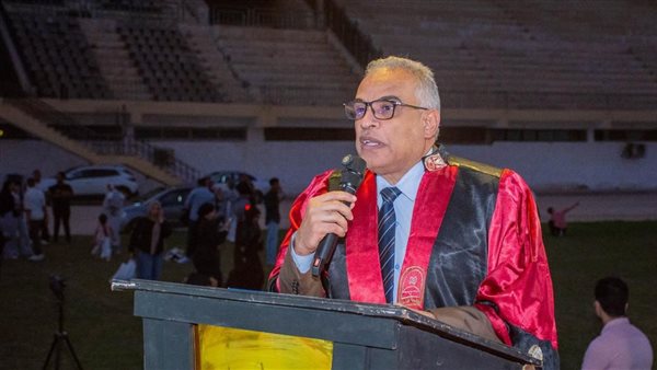 رئيس جامعة طنطا يشهد حفل تخرج الدفعتين 39 و40 من كلية علوم الرياضة