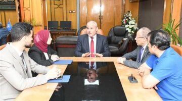 رئيس جامعة قناة السويس يناقش خطة تنفيذية شاملة لتفعيل دور مركز إعداد القادة