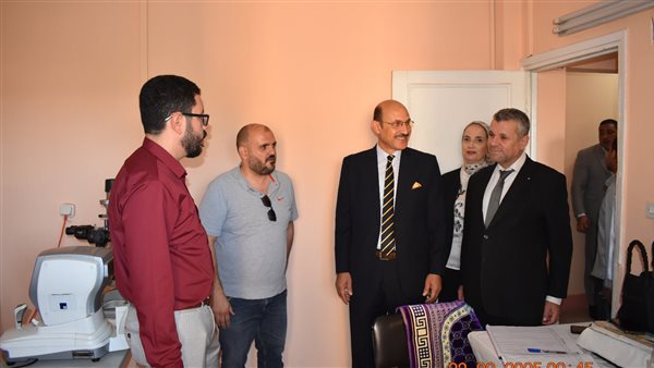 رئيس جامعة مدينة السادات يواصل جولاته الميدانية بتفقد الكليات