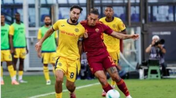 روما يسقط هيلاس فيرونا بثنائية في الدوري الإيطالي