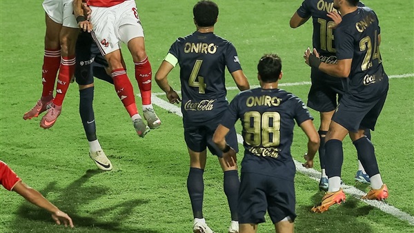ريمونتادا الأهلي المثيرة تسقط الزمالك بهدفين في الدوري