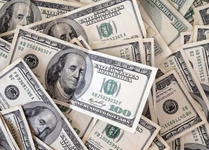 سعر الدولار يتراجع 17 قرشًا في البنك الأهلي المصري خلال تعاملات اليوم