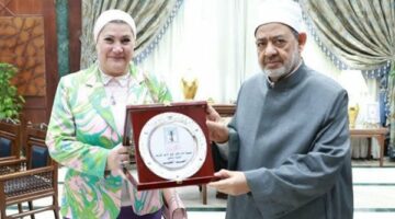شيخ الأزهر يستقبل رئيسة «القومي للطفولة والأمومة» لبحث دعم ورعاية الأطفال والنشء