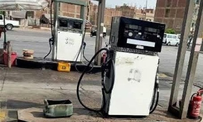 ضبط محطتين وقود لبيعهما 11ألف لتر سولار وبنزين في السوق السوداء بالبحيرة