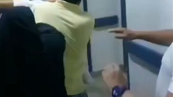 طبيب ووالدة مريض.. الأمن يفحص فيديو مشاجرة طوارئ مستشفى حلوان العام